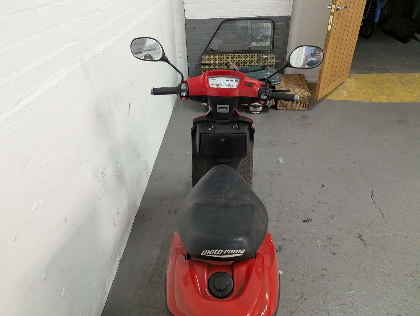 <p>2001 MOTO ROMA ROAD RUNNER 100</p>