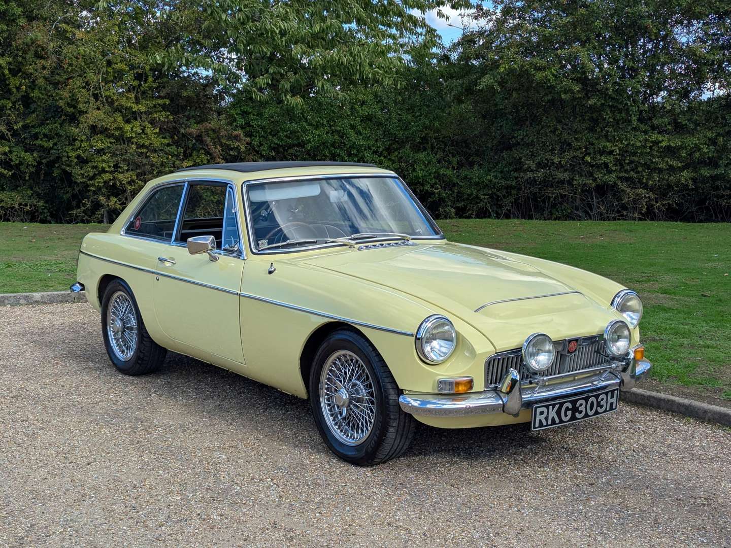 <p>1969 MG C GT</p>