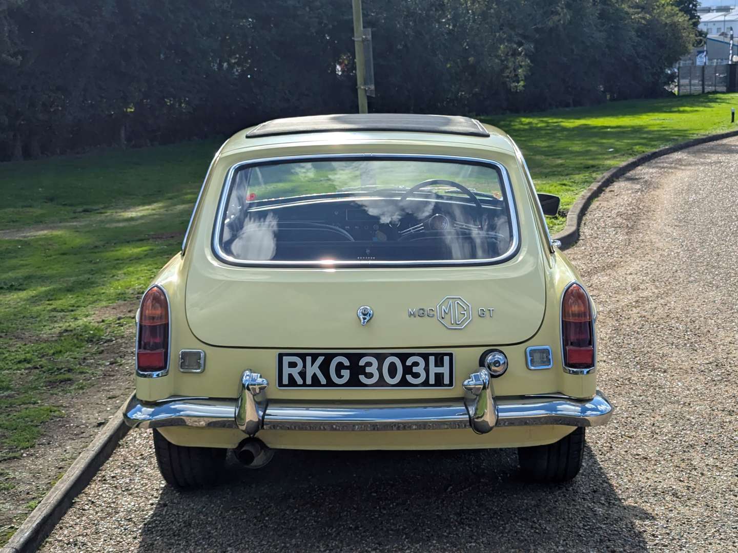 <p>1969 MG C GT</p>