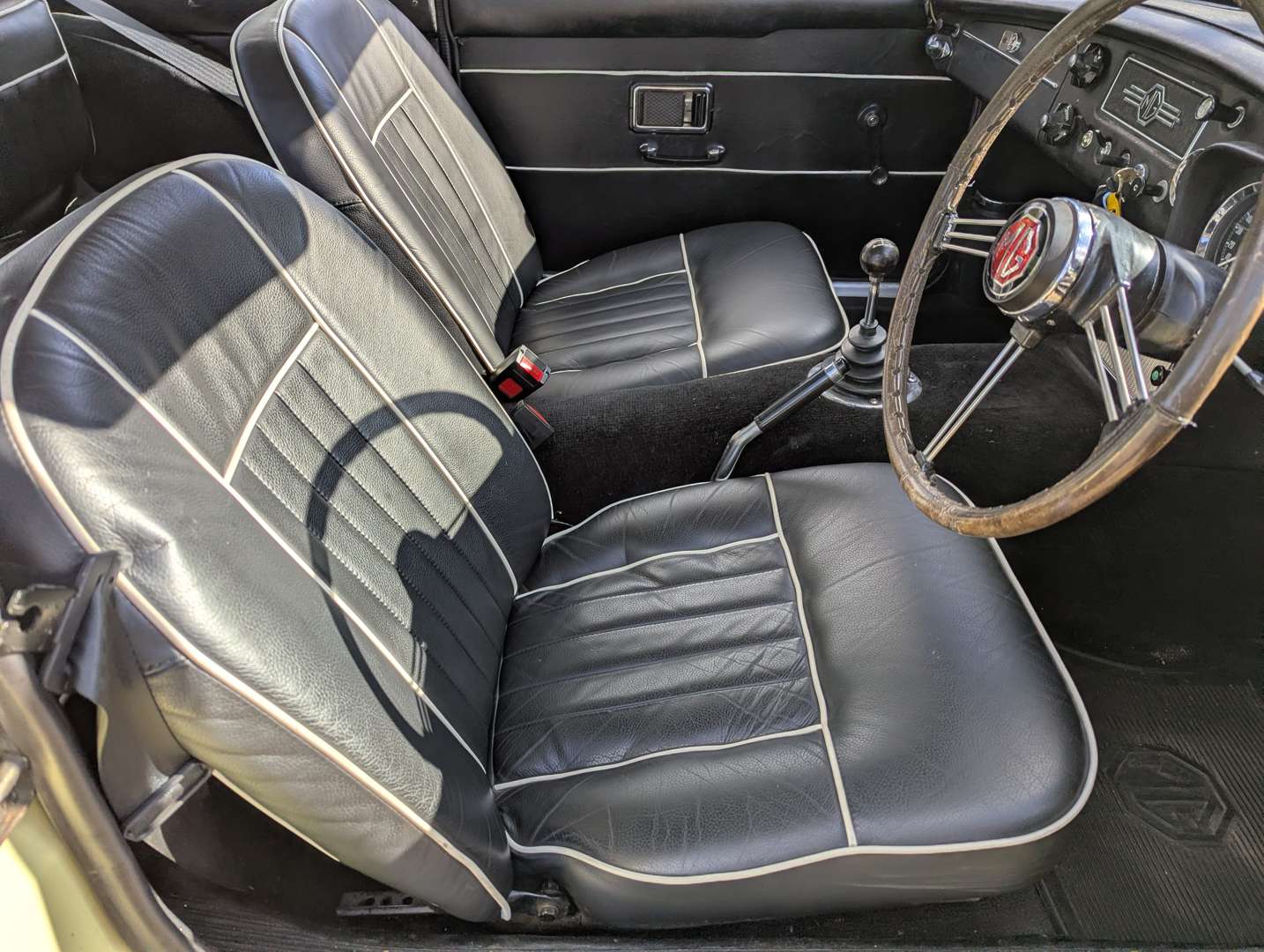 <p>1969 MG C GT</p>