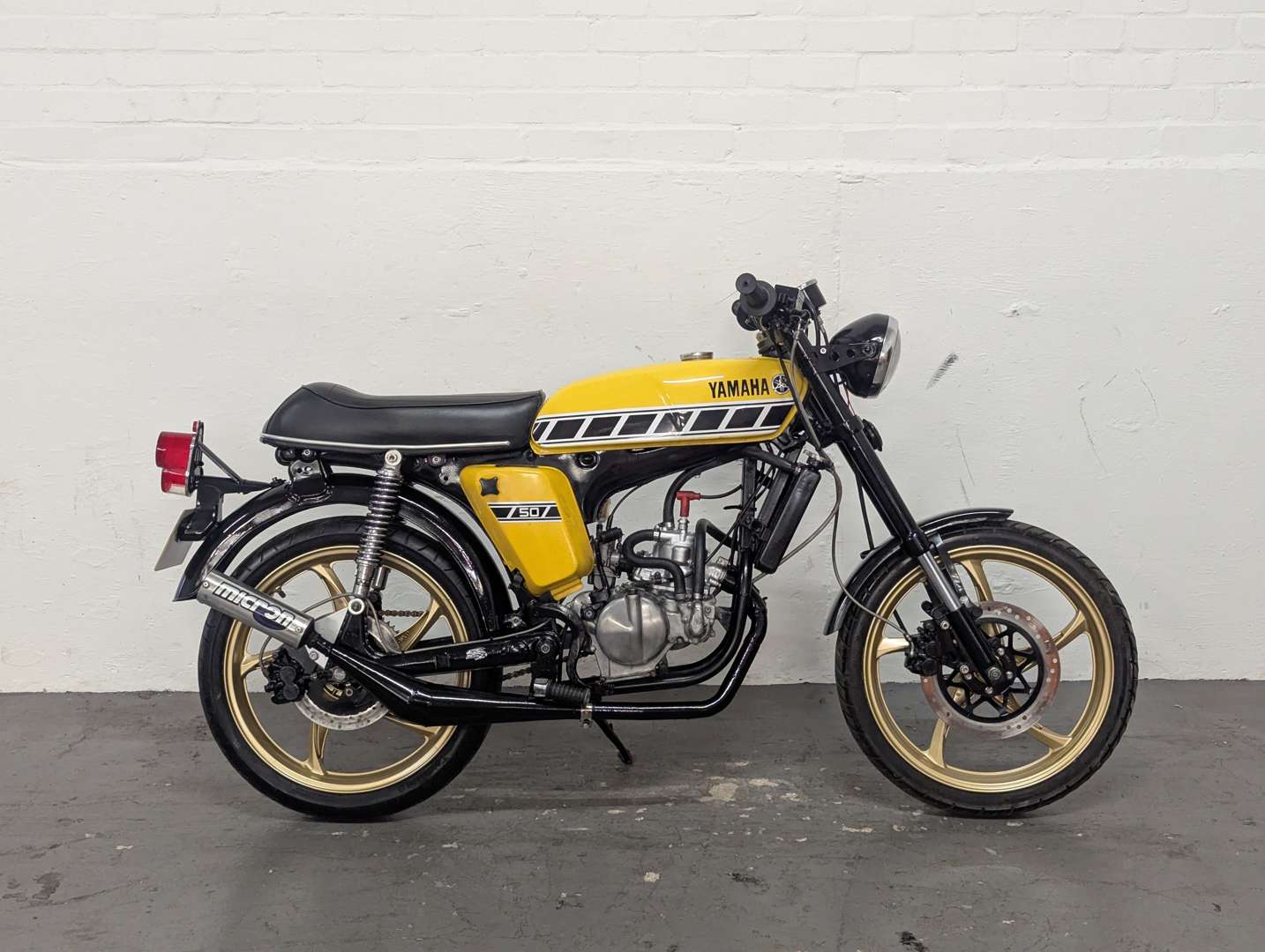 <p>1993 YAMAHA FS1E</p>