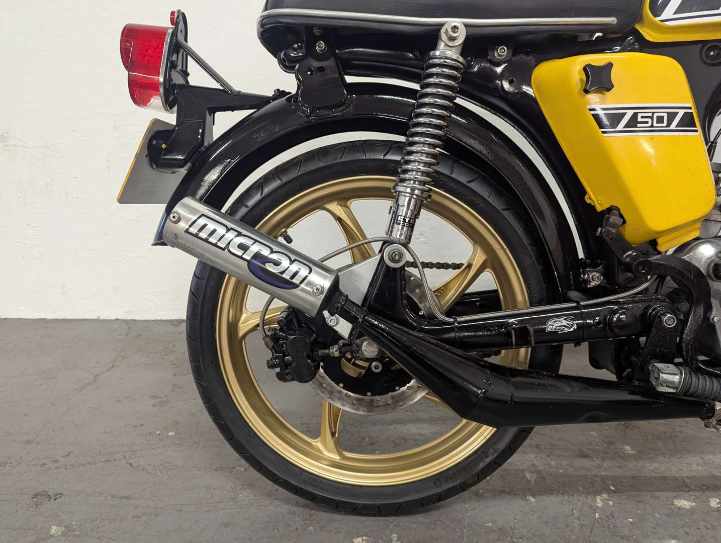 <p>1993 YAMAHA FS1E</p>