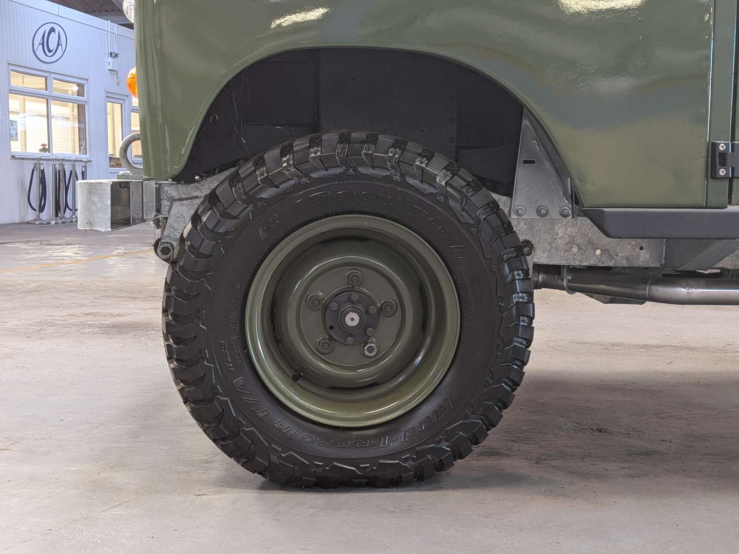 <p>1971 LAND ROVER SERIES 2A</p>