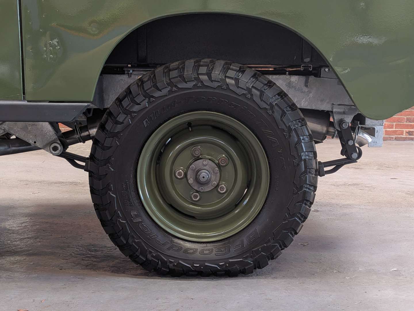 <p>1971 LAND ROVER SERIES 2A</p>