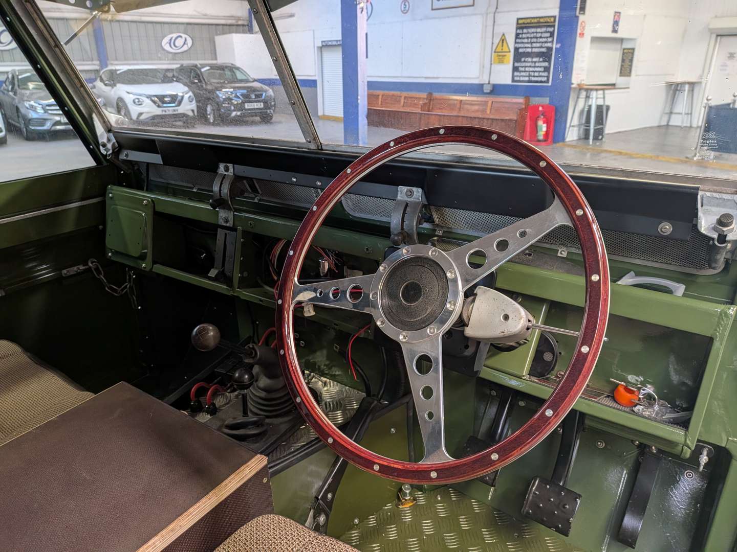 <p>1971 LAND ROVER SERIES 2A</p>