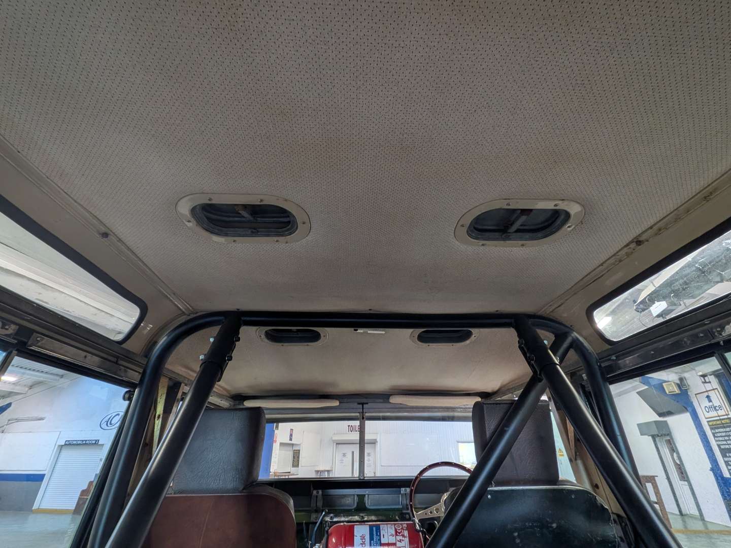 <p>1971 LAND ROVER SERIES 2A</p>