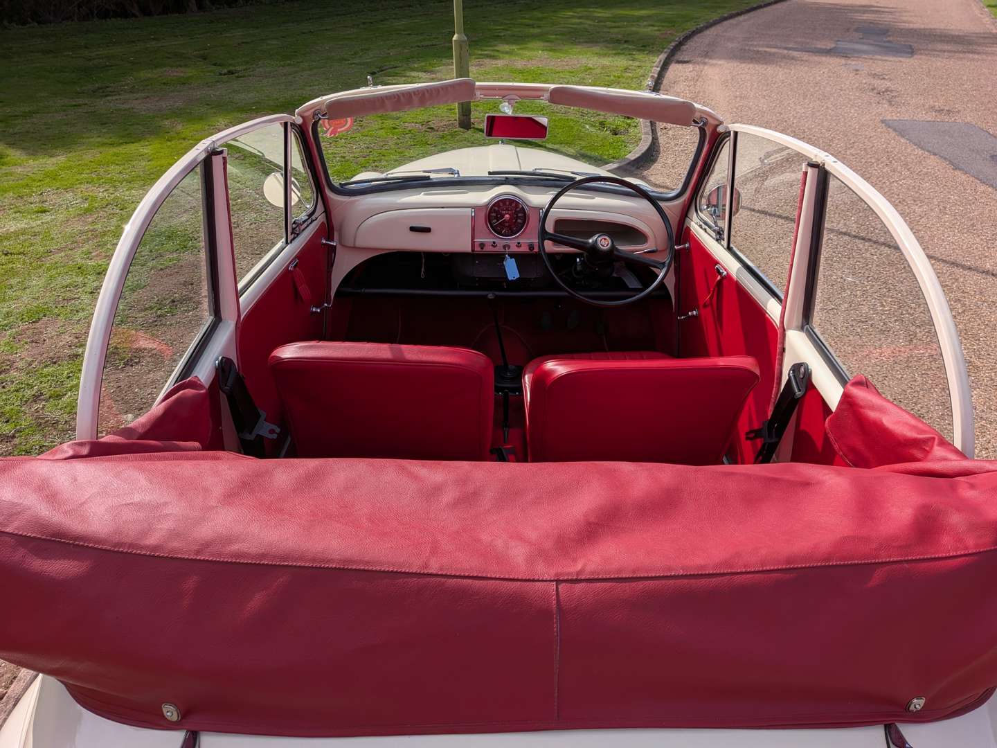 <p>1968 MORRIS MINOR 1000</p>