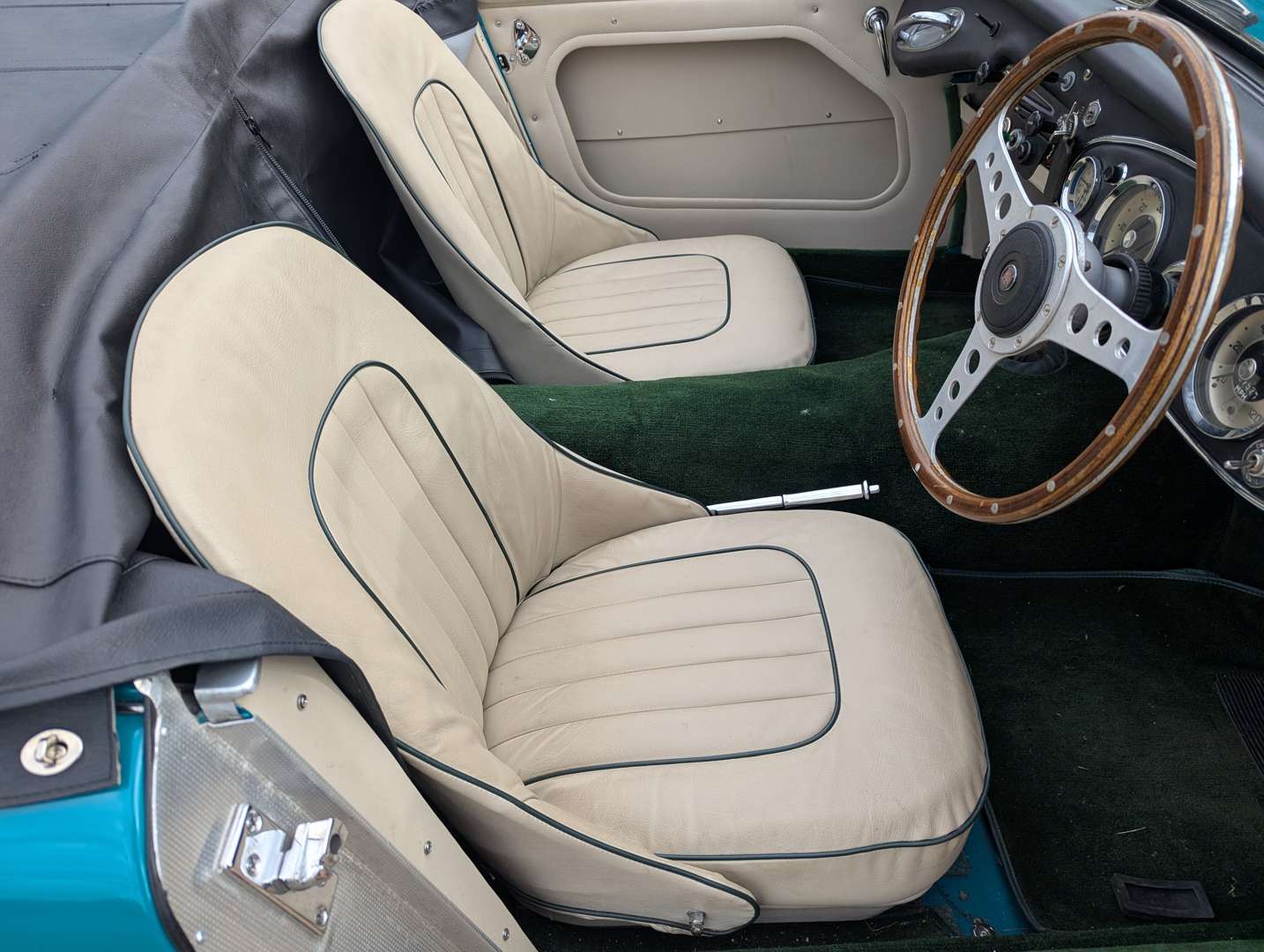 <p>1958 AUSTIN HEALEY 100/6 BN4</p>