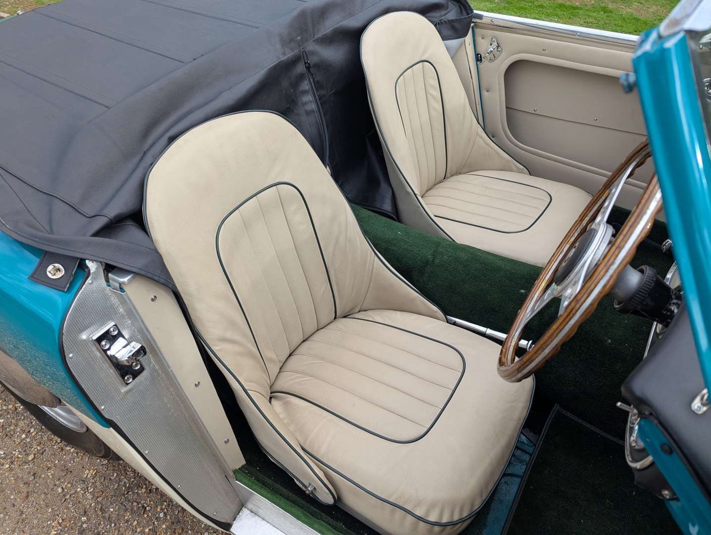 <p>1958 AUSTIN HEALEY 100/6 BN4</p>