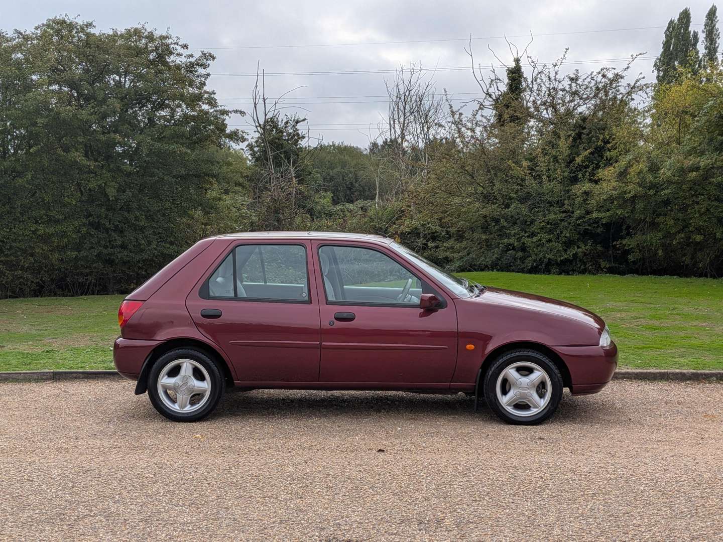 <p>1998 FORD FIESTA GHIA X - FAMILY REGISTERED FROM NEW</p>