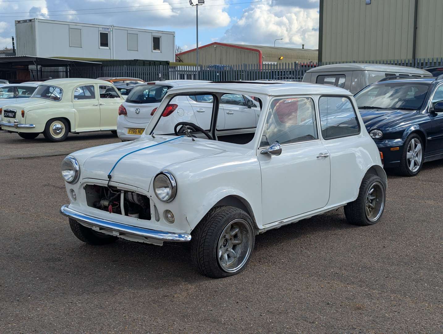 <p>1968 MORRIS MINI COOPER S</p>