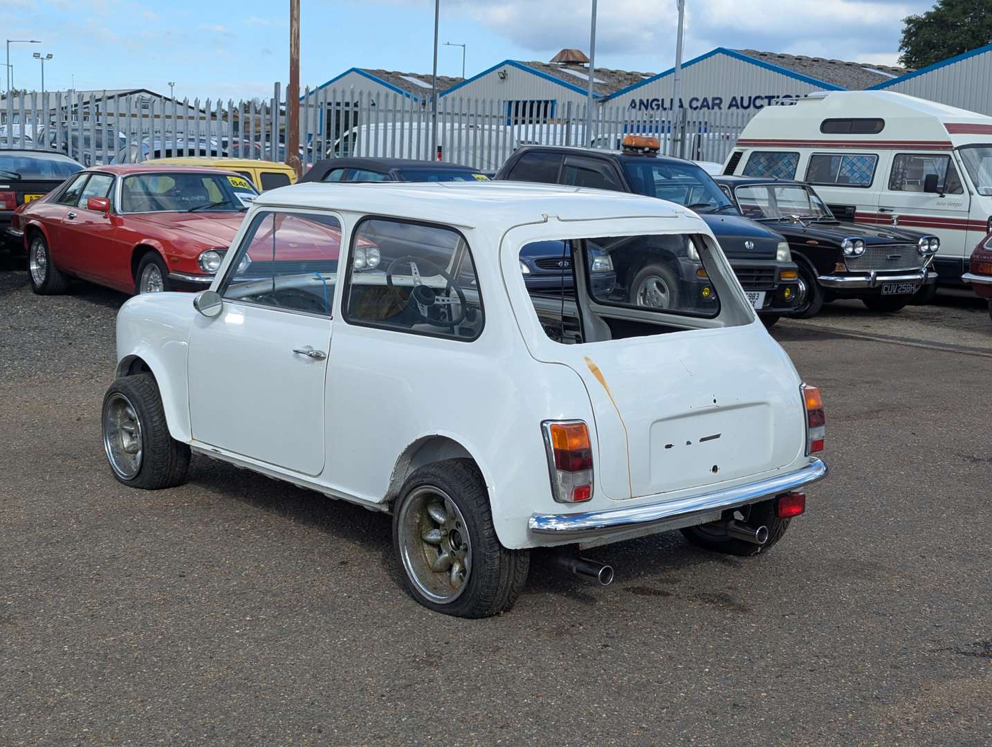 <p>1968 MORRIS MINI COOPER S</p>