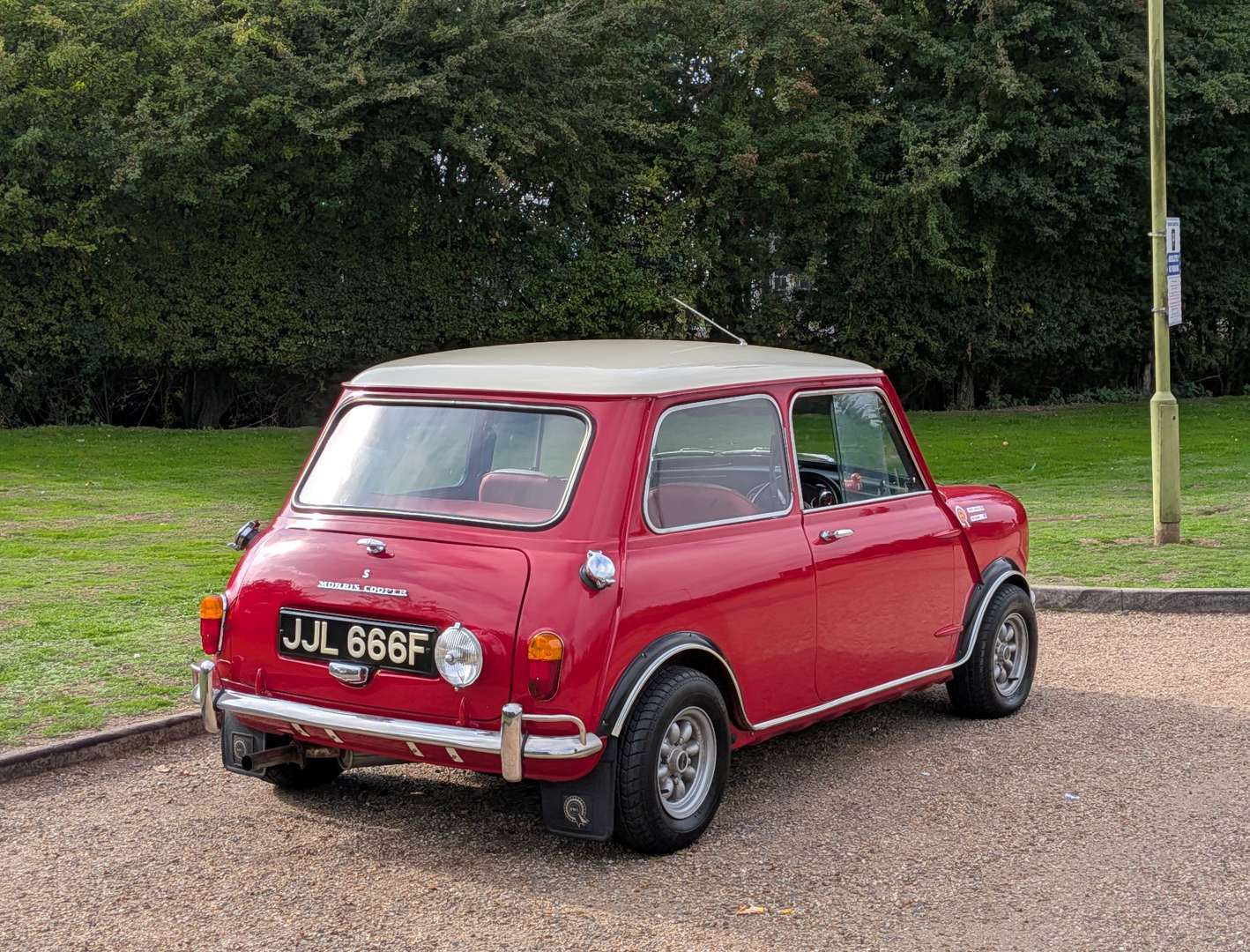 <p>1968 MORRIS MINI COOPER S MKII</p>