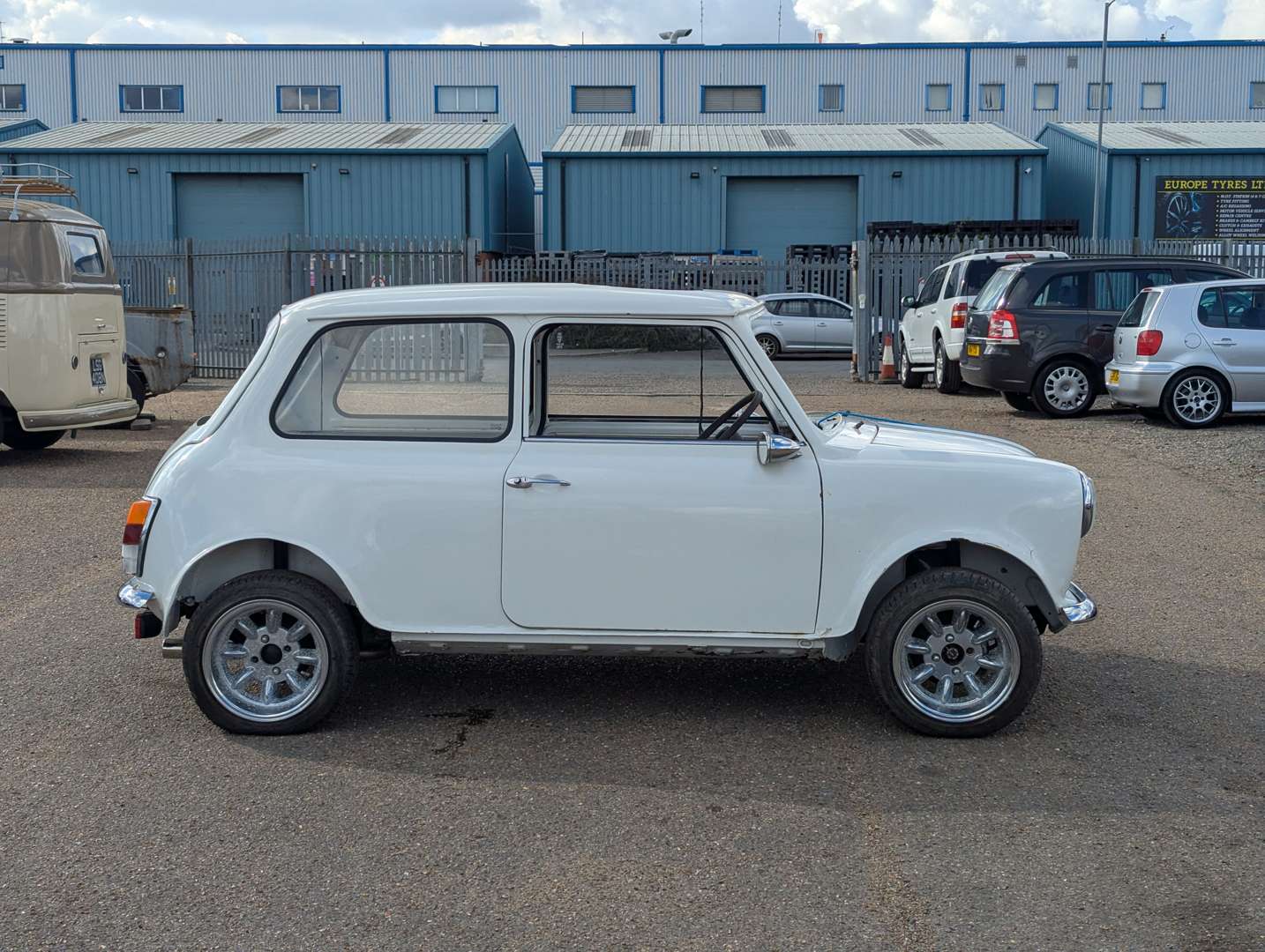 <p>1968 MORRIS MINI COOPER S</p>