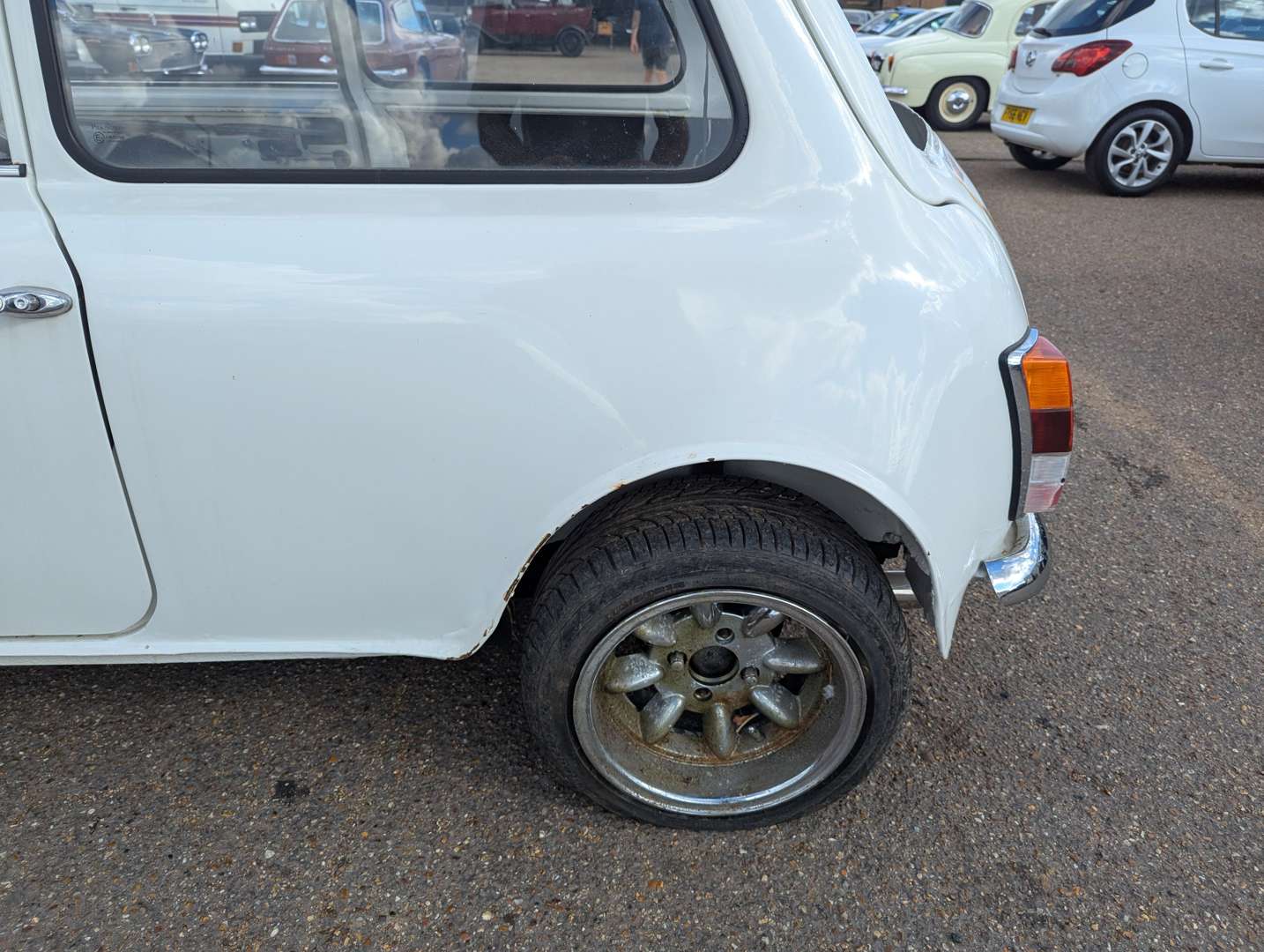 <p>1968 MORRIS MINI COOPER S</p>