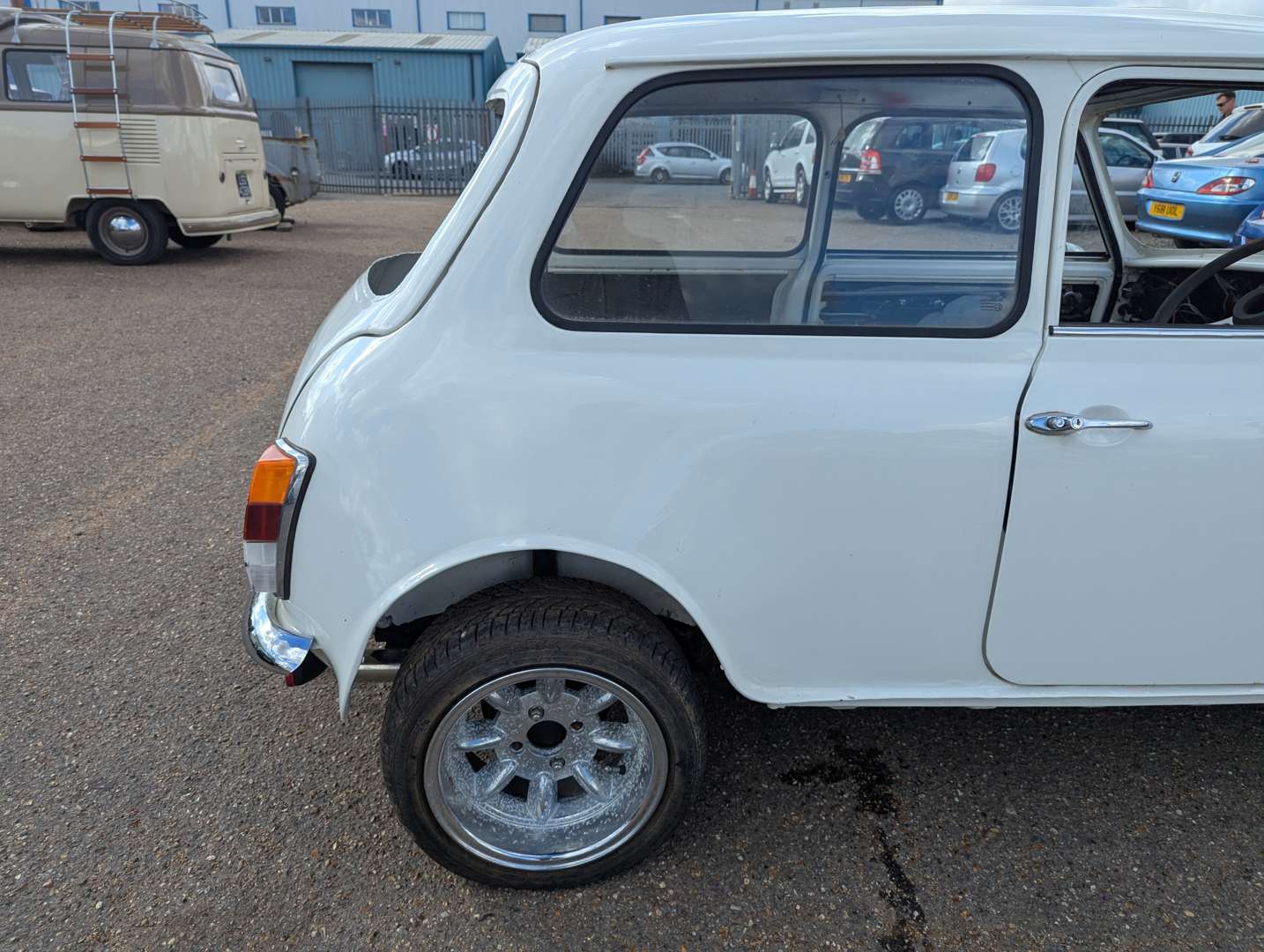 <p>1968 MORRIS MINI COOPER S</p>