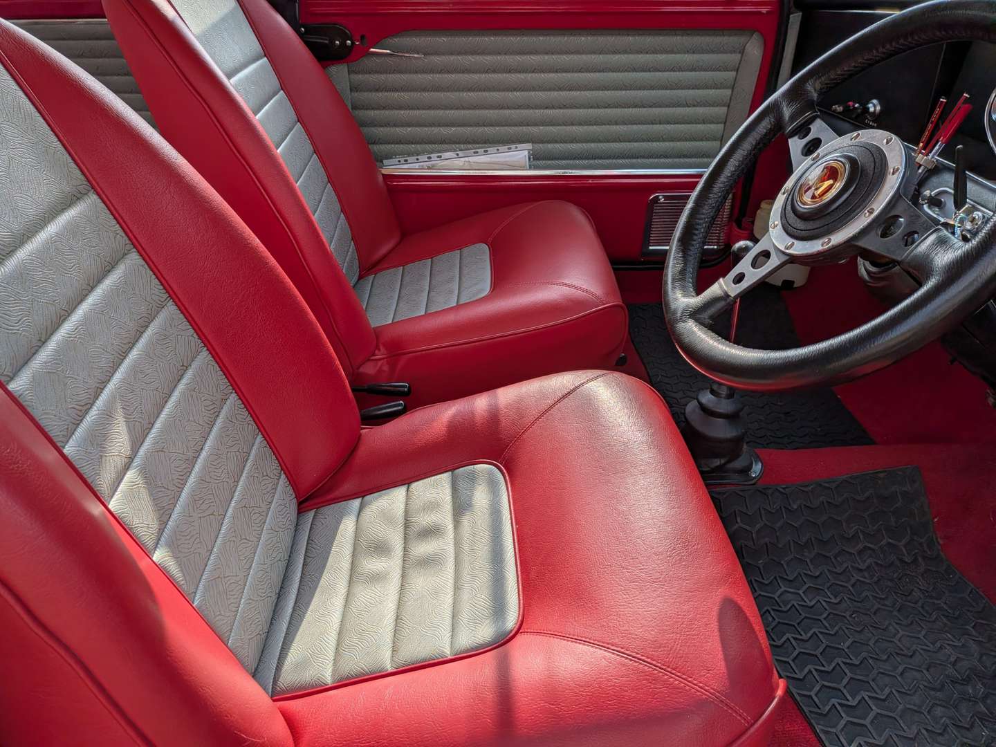 <p>1968 MORRIS MINI COOPER S MKII</p>