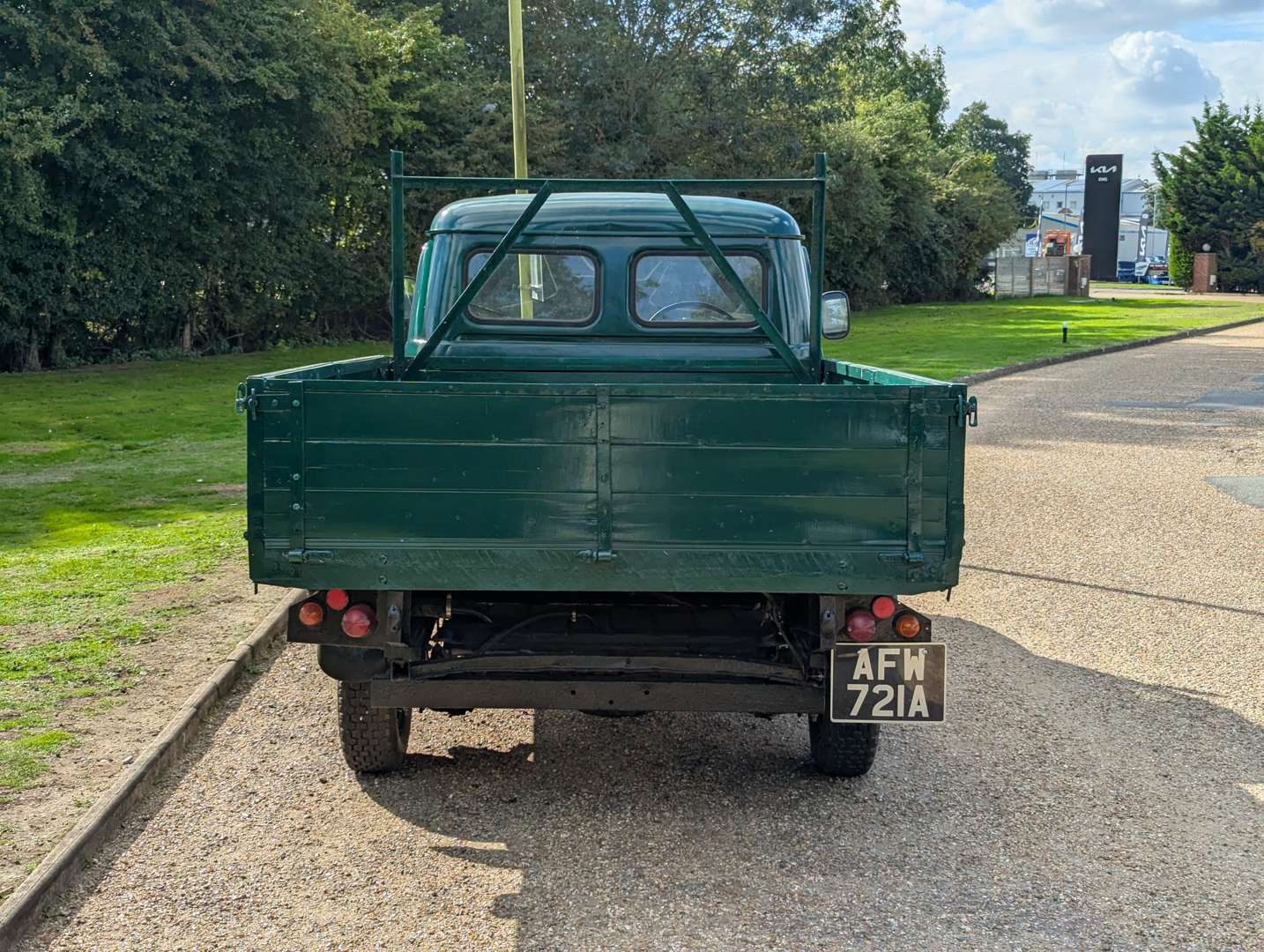 <p>1963 BEDFORD CA TRUCK</p>