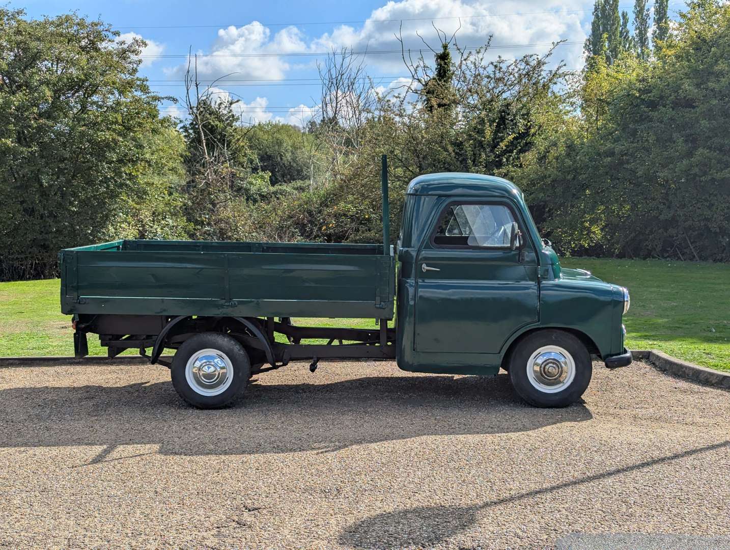 <p>1963 BEDFORD CA TRUCK</p>