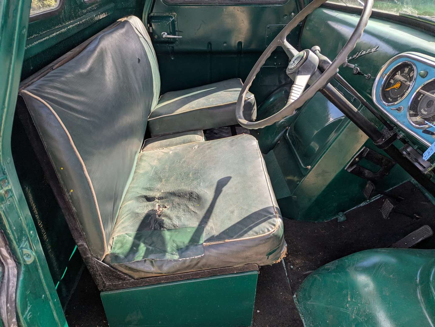 <p>1963 BEDFORD CA TRUCK</p>