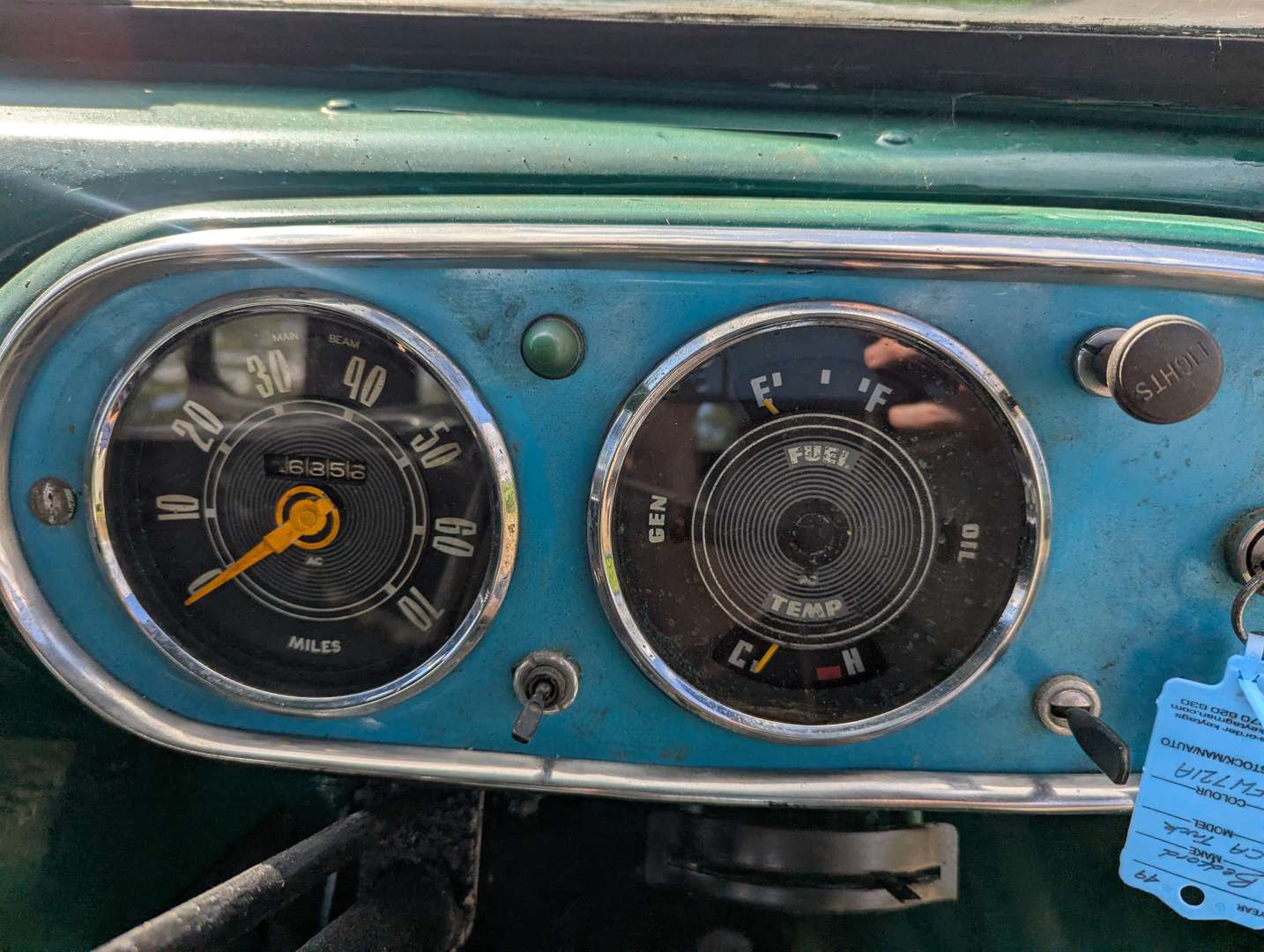 <p>1963 BEDFORD CA TRUCK</p>