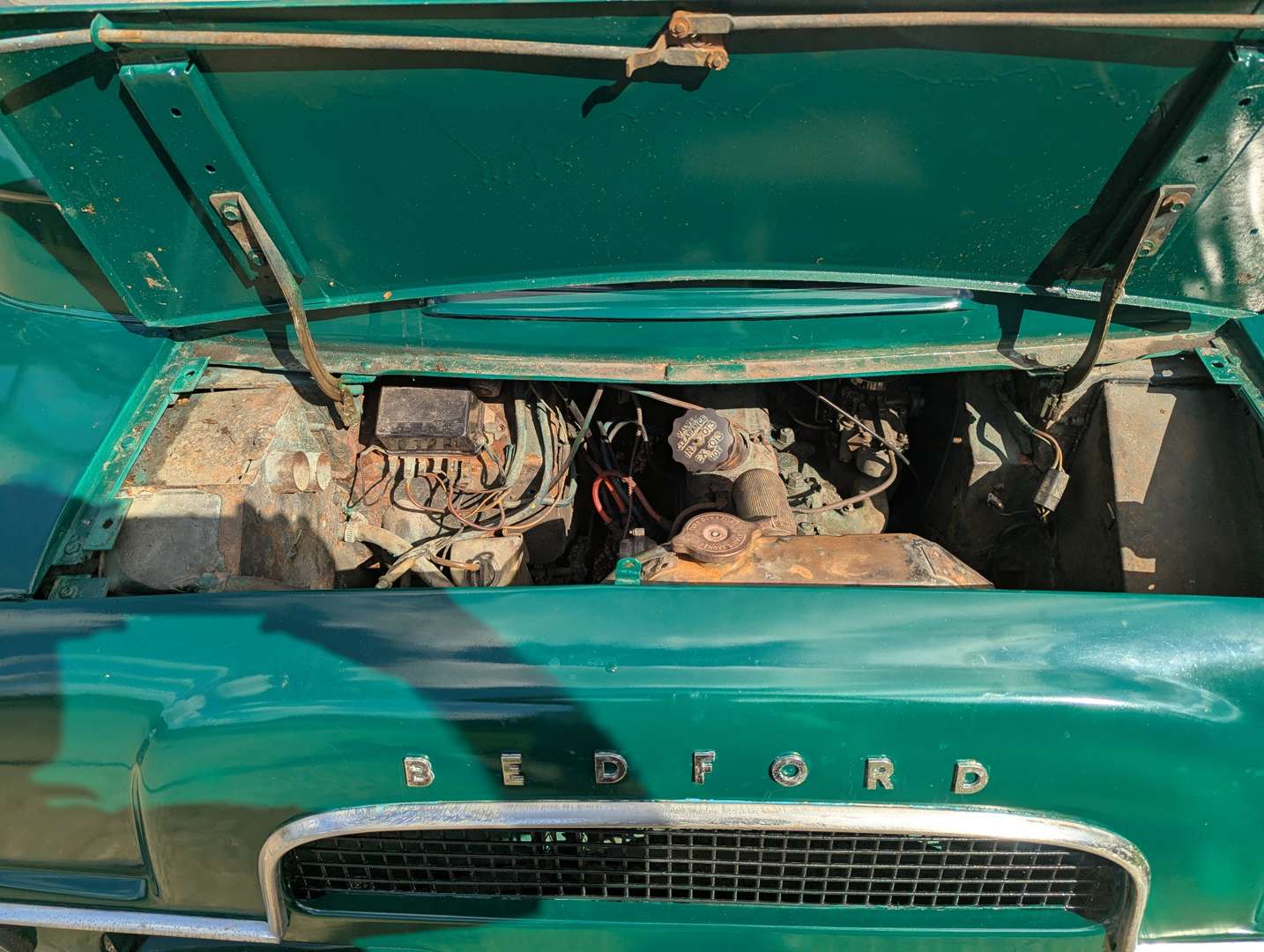 <p>1963 BEDFORD CA TRUCK</p>