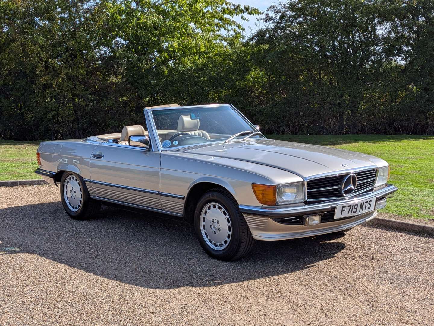 <p>1989 MERCEDES 300SL R107 AUTO</p>