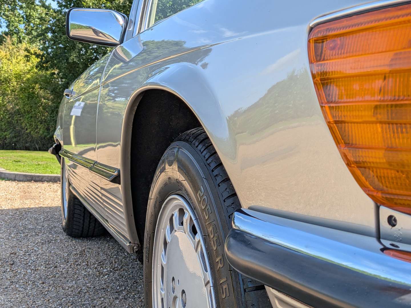 <p>1989 MERCEDES 300SL R107 AUTO</p>