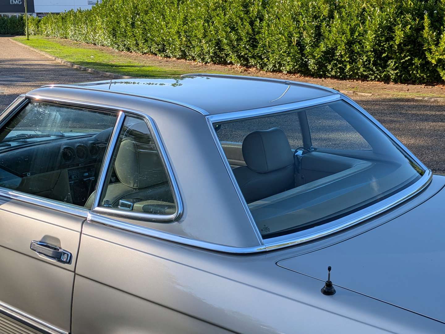 <p>1989 MERCEDES 300SL R107 AUTO</p>