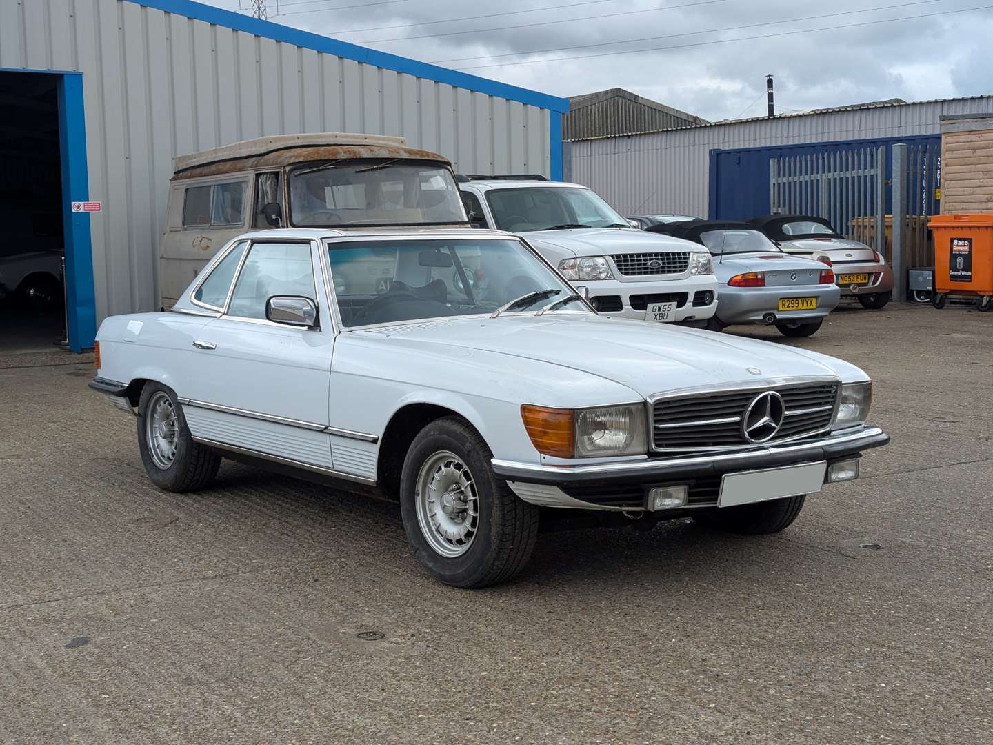 <p>1978 MERCEDES 280SL</p>