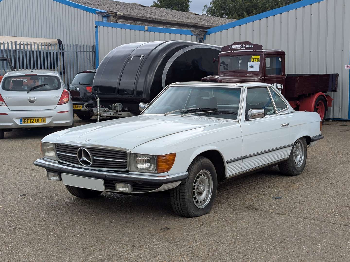 <p>1978 MERCEDES 280SL</p>