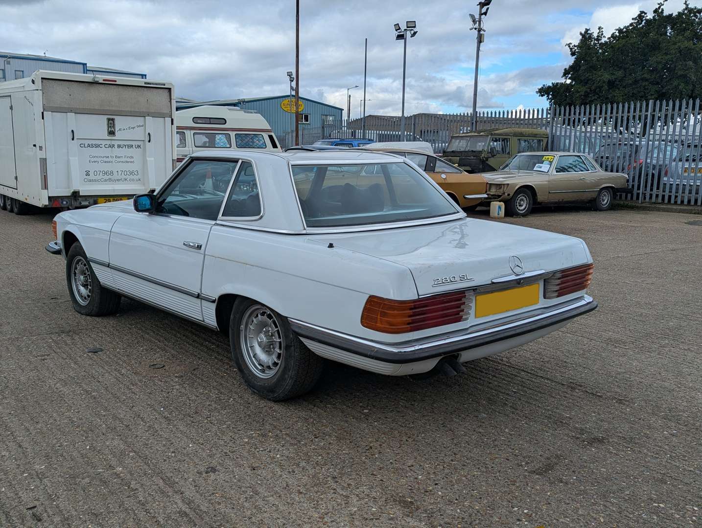 <p>1978 MERCEDES 280SL</p>
