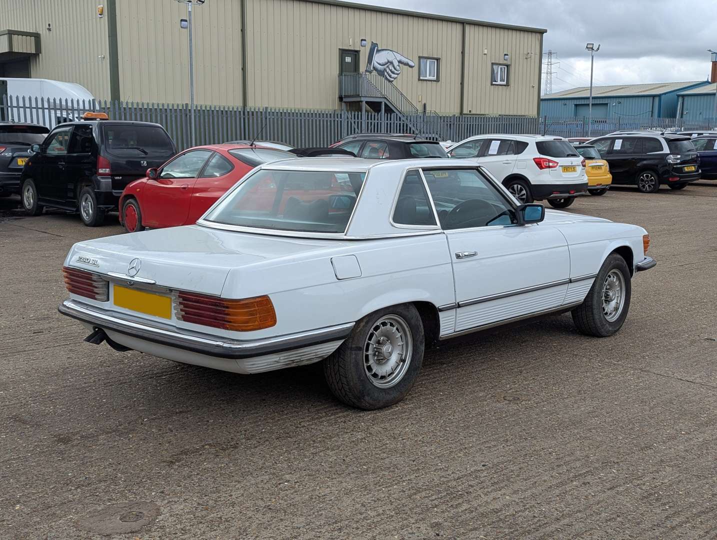 <p>1978 MERCEDES 280SL</p>