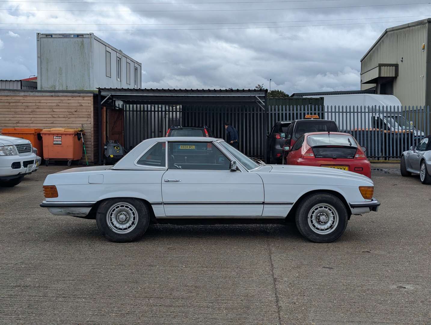 <p>1978 MERCEDES 280SL</p>