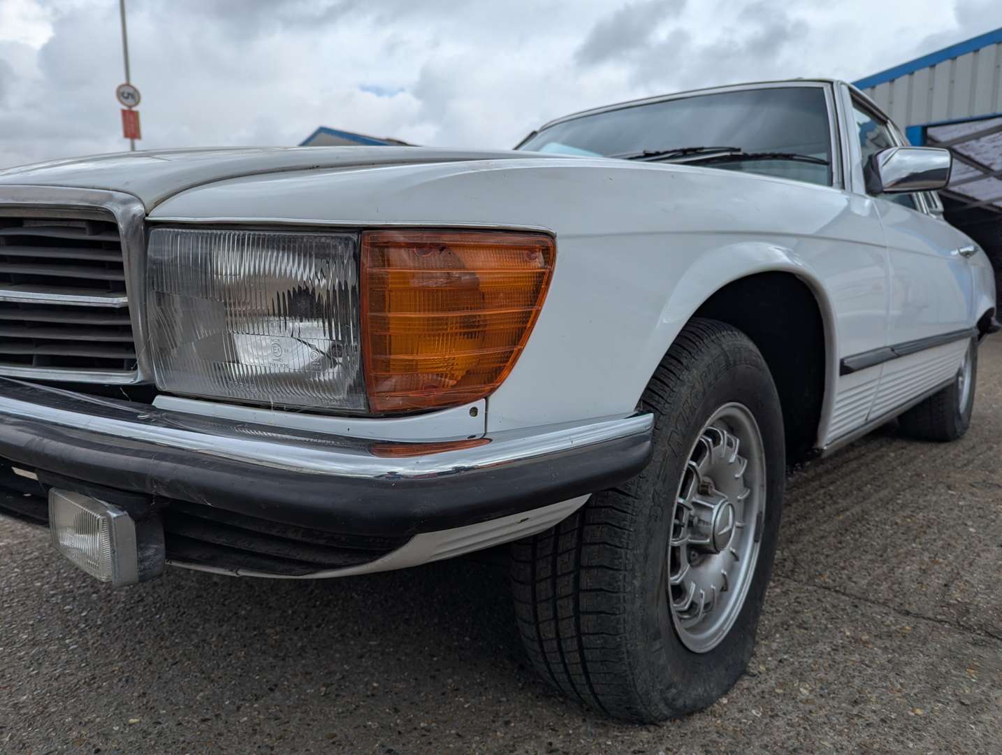 <p>1978 MERCEDES 280SL</p>