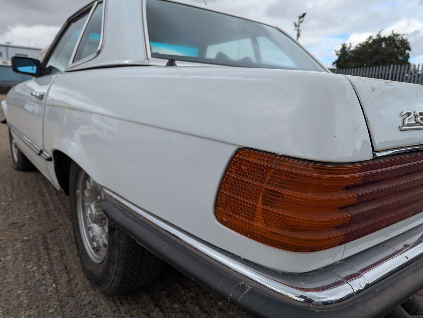 <p>1978 MERCEDES 280SL</p>