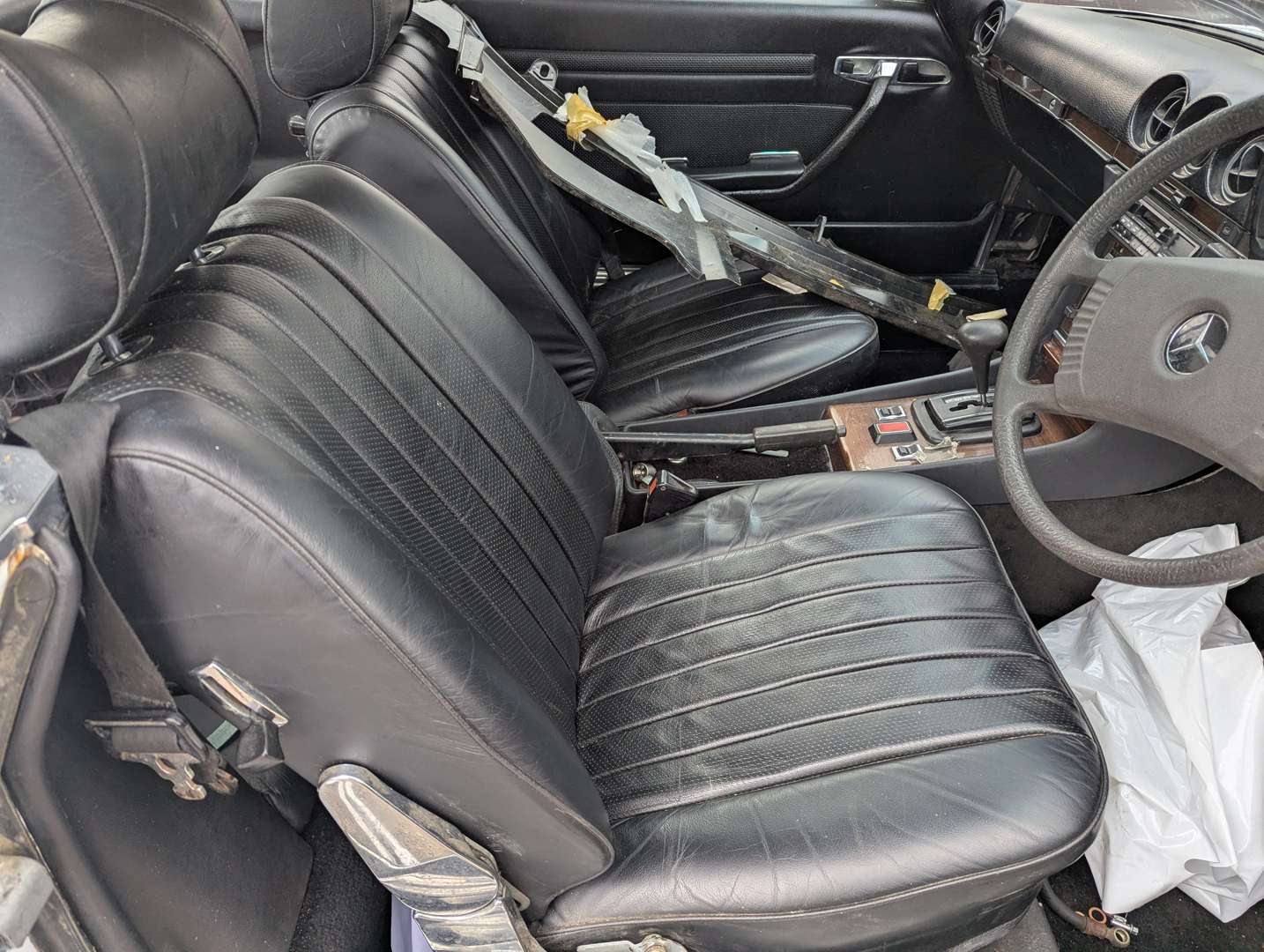 <p>1978 MERCEDES 280SL</p>
