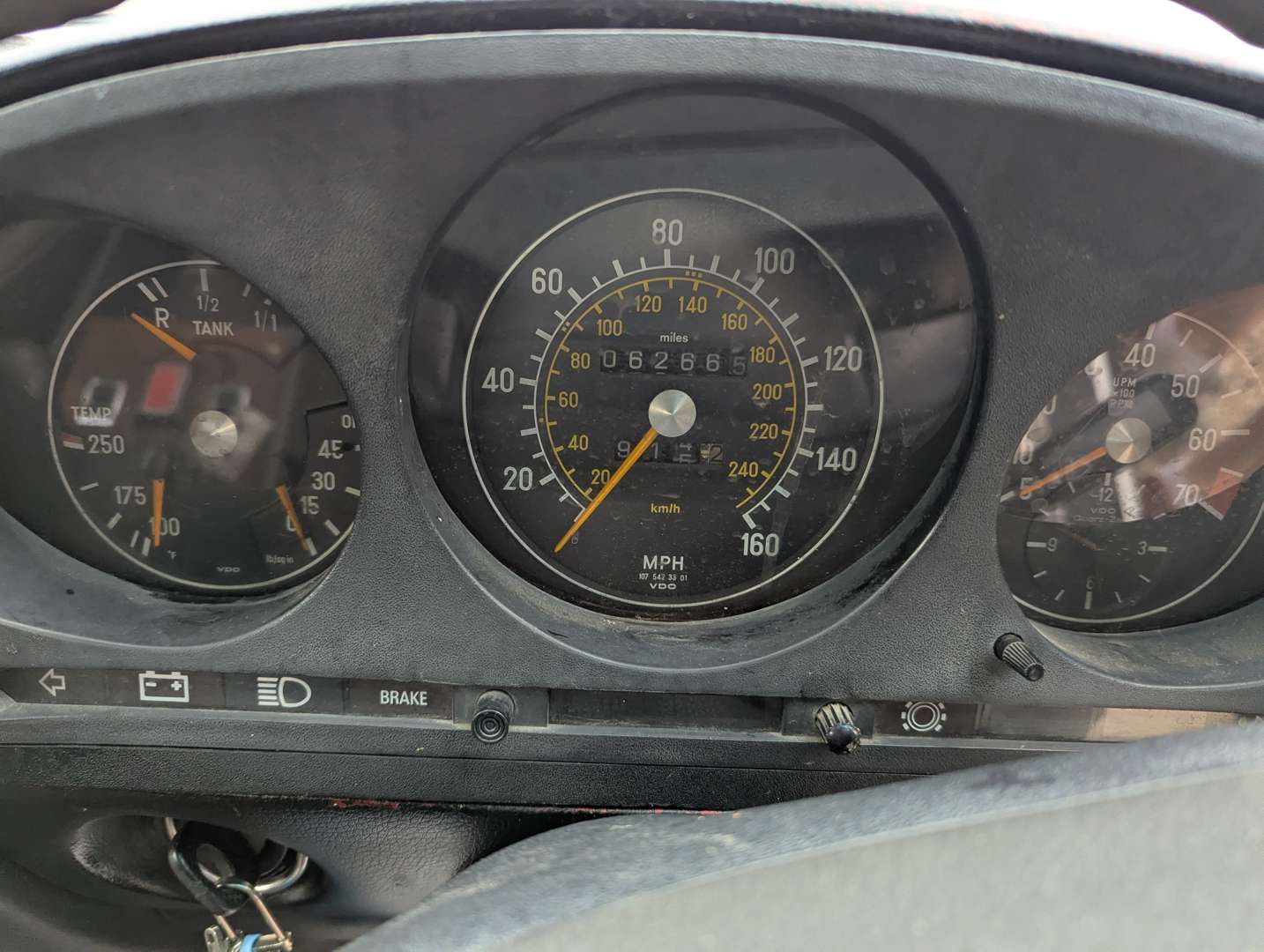 <p>1978 MERCEDES 280SL</p>