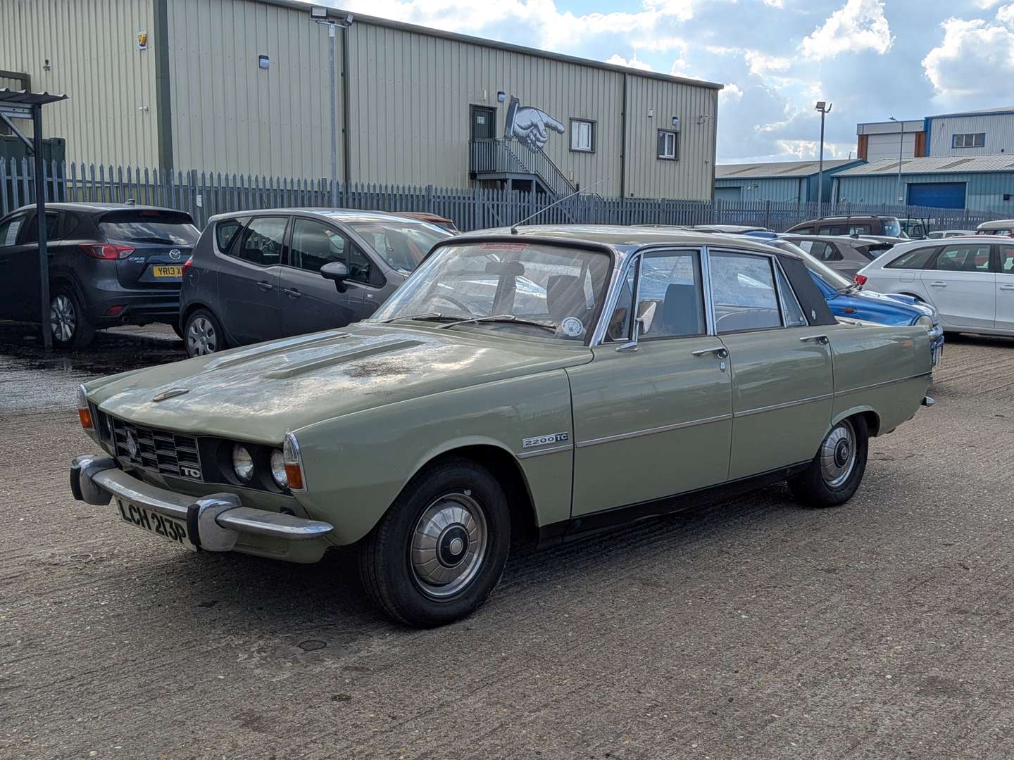 <p>1975 ROVER 2200TC</p>