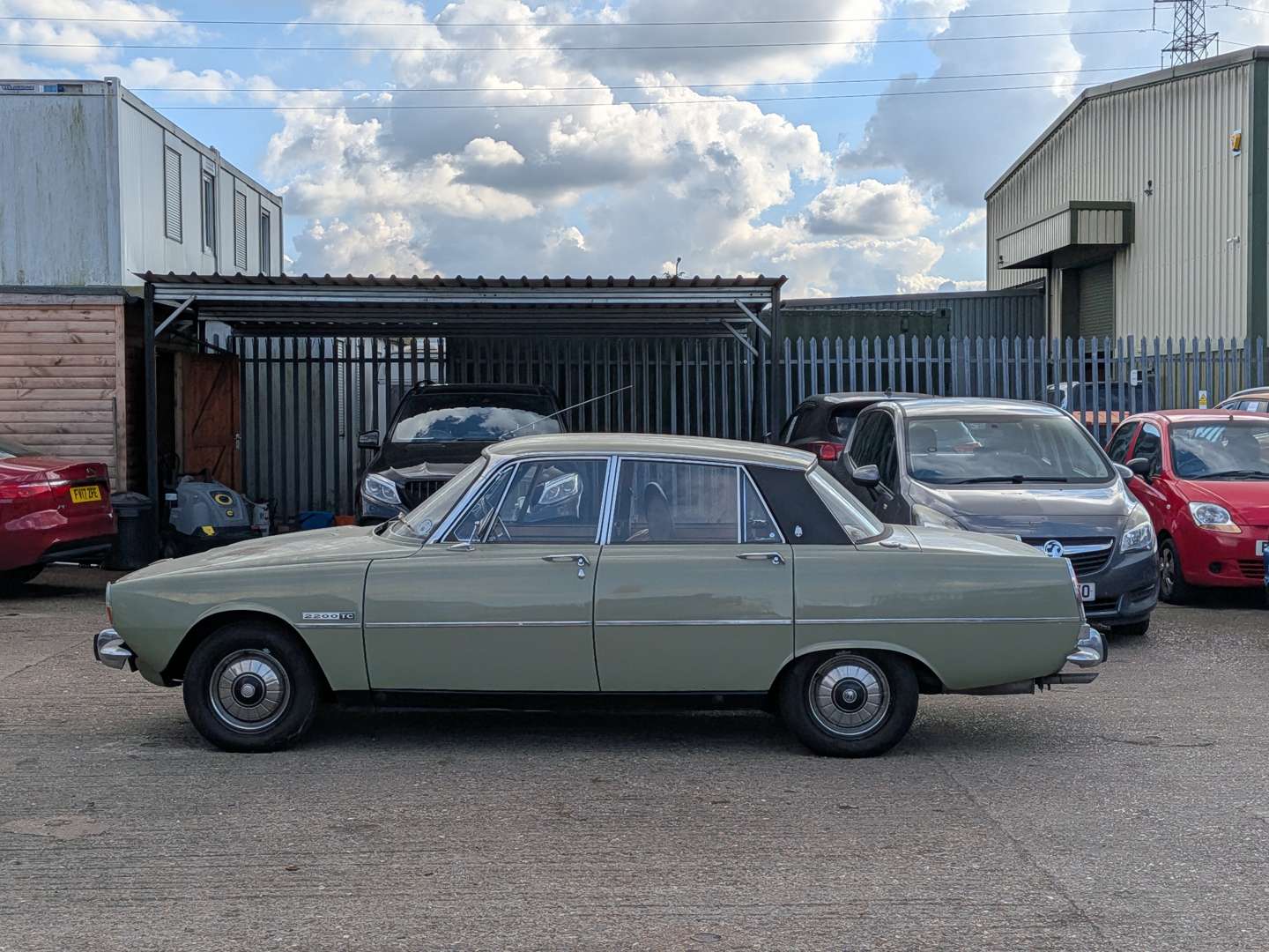 <p>1975 ROVER 2200TC</p>