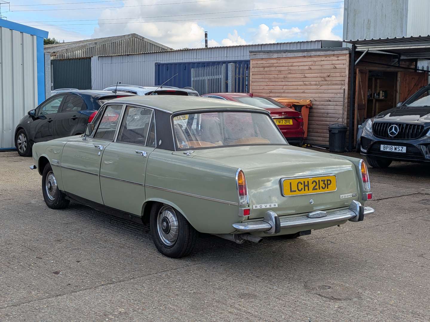 <p>1975 ROVER 2200TC</p>