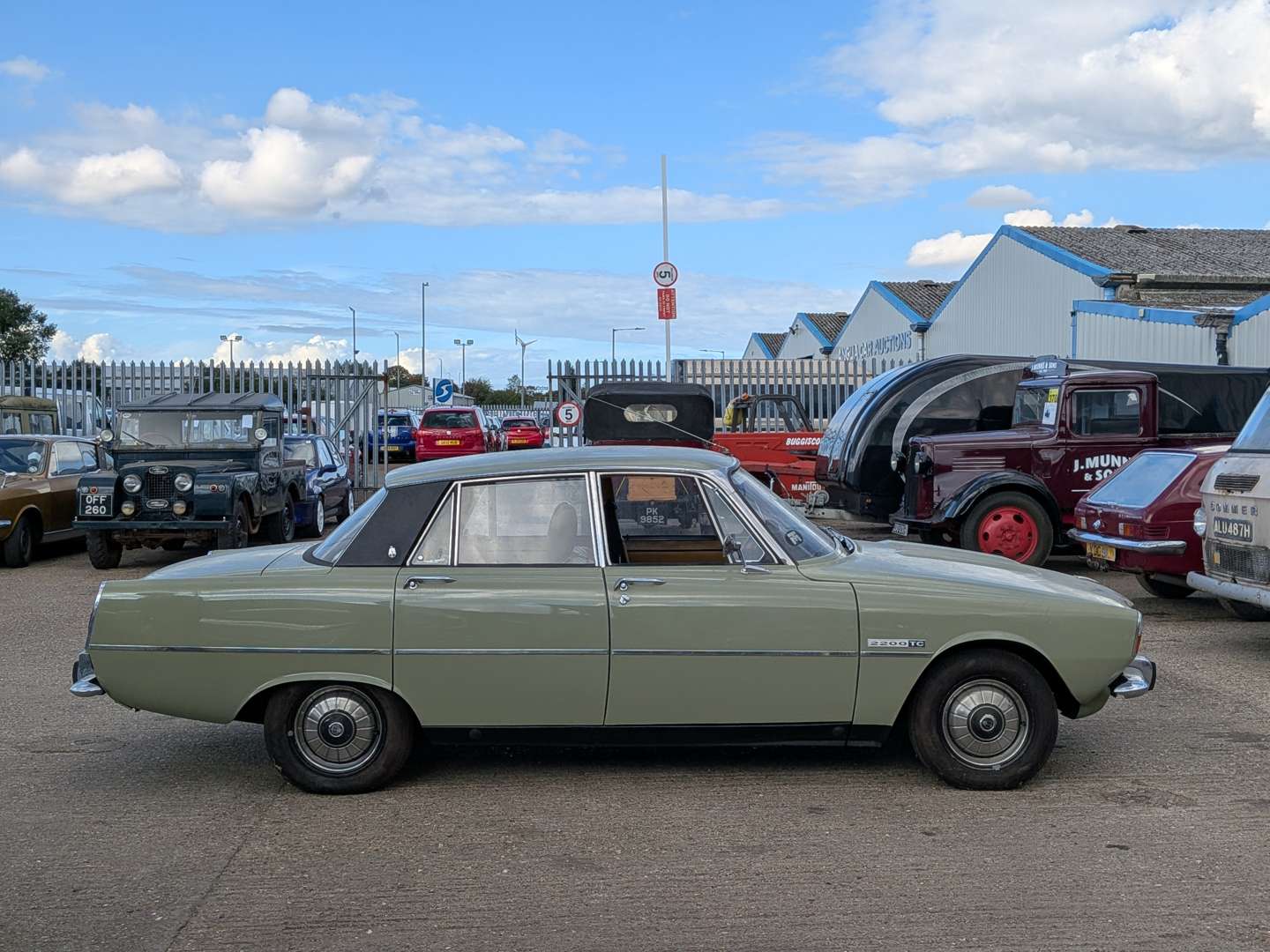 <p>1975 ROVER 2200TC</p>