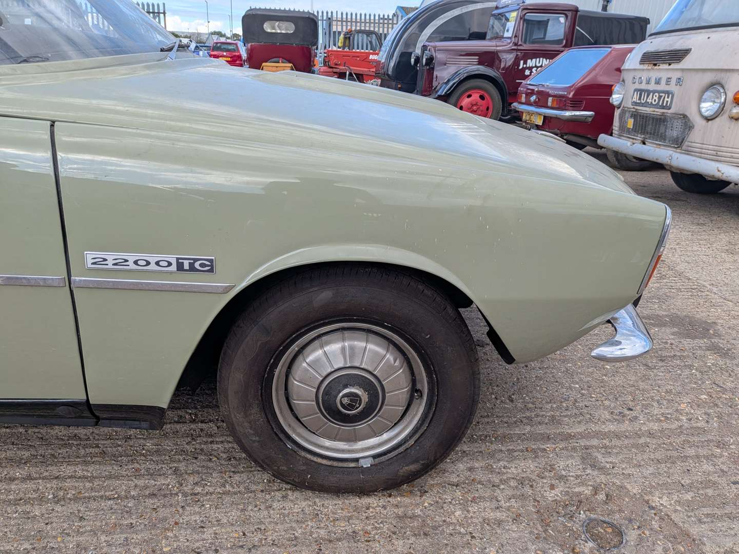 <p>1975 ROVER 2200TC</p>