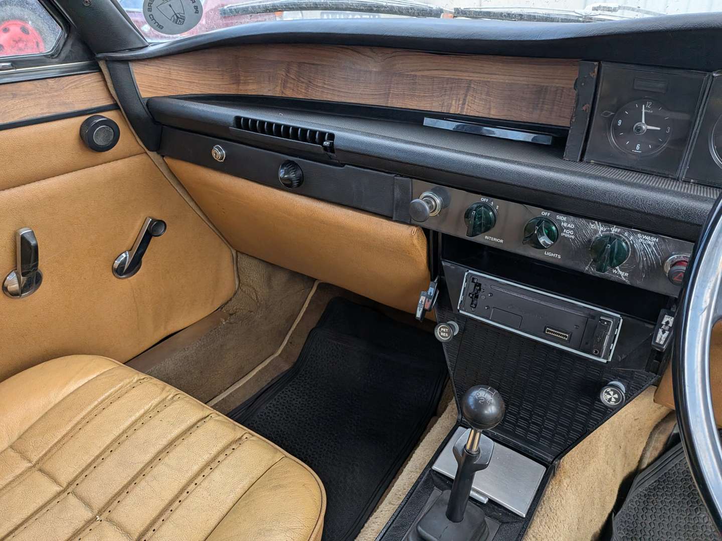 <p>1975 ROVER 2200TC</p>
