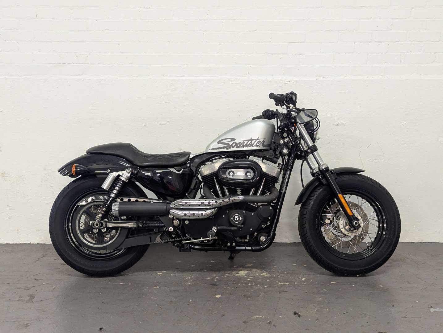 <p>2010 HARLEY DAVIDSON XL 1200 X FORTY EIGHT</p>