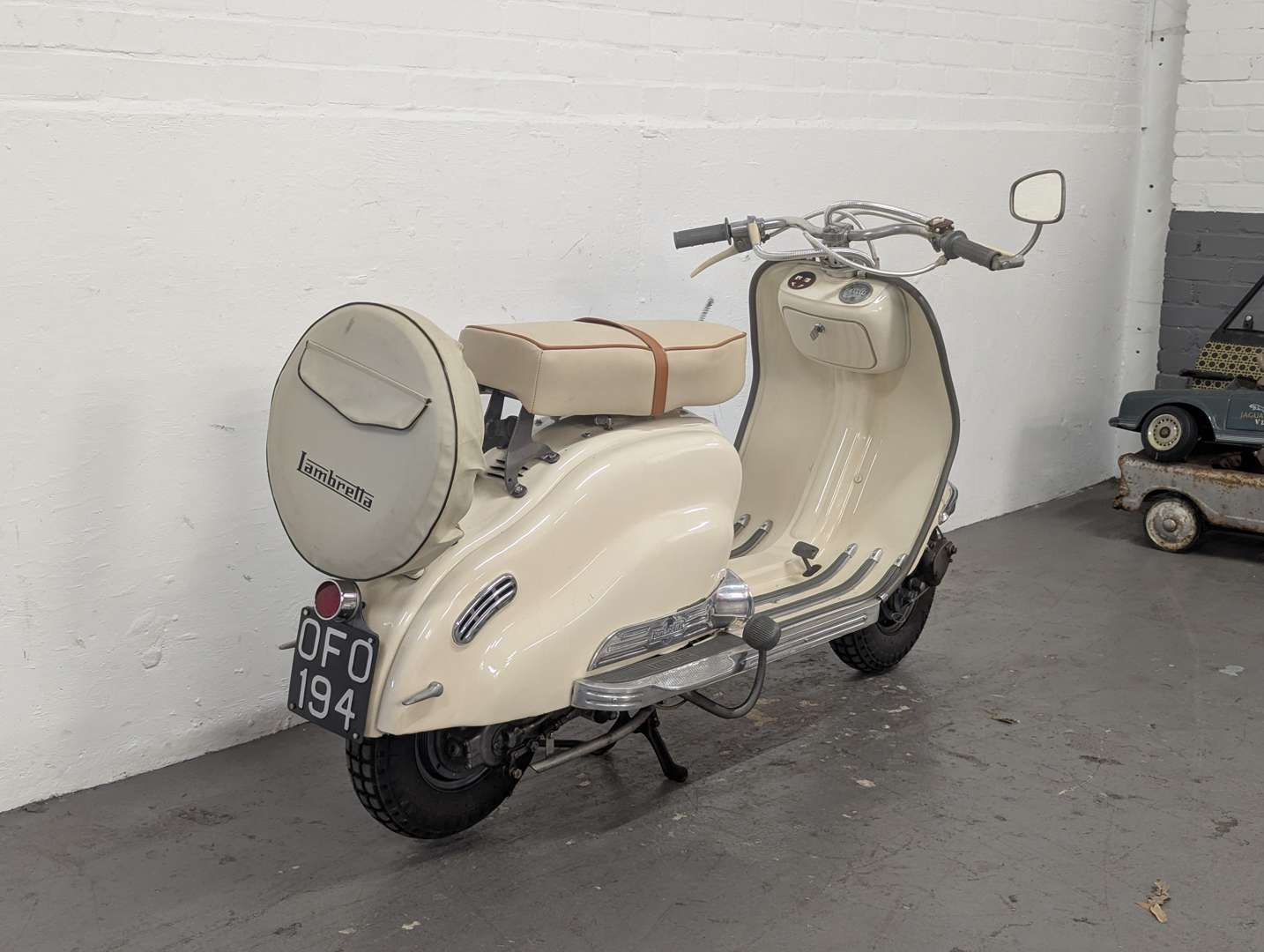 <p>1956 LAMBRETTA 150</p>