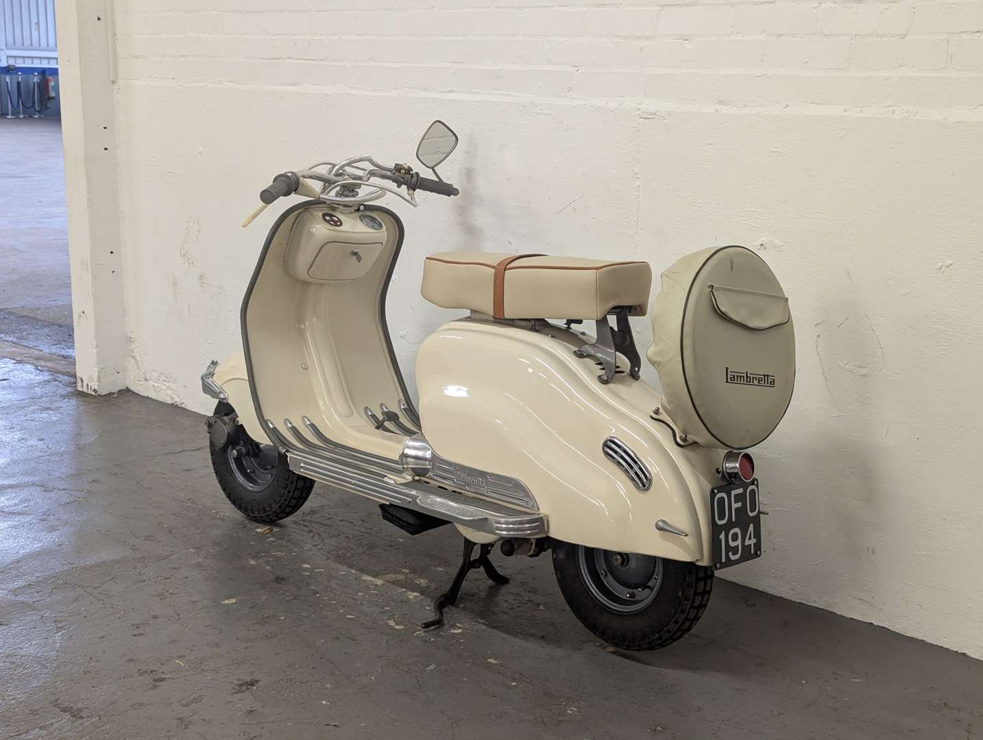 <p>1956 LAMBRETTA 150</p>