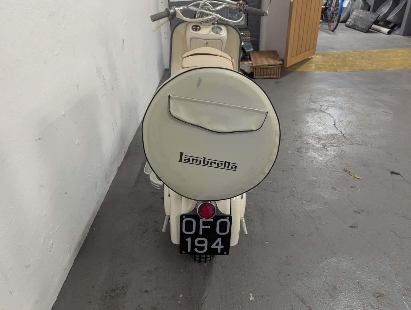 <p>1956 LAMBRETTA 150</p>