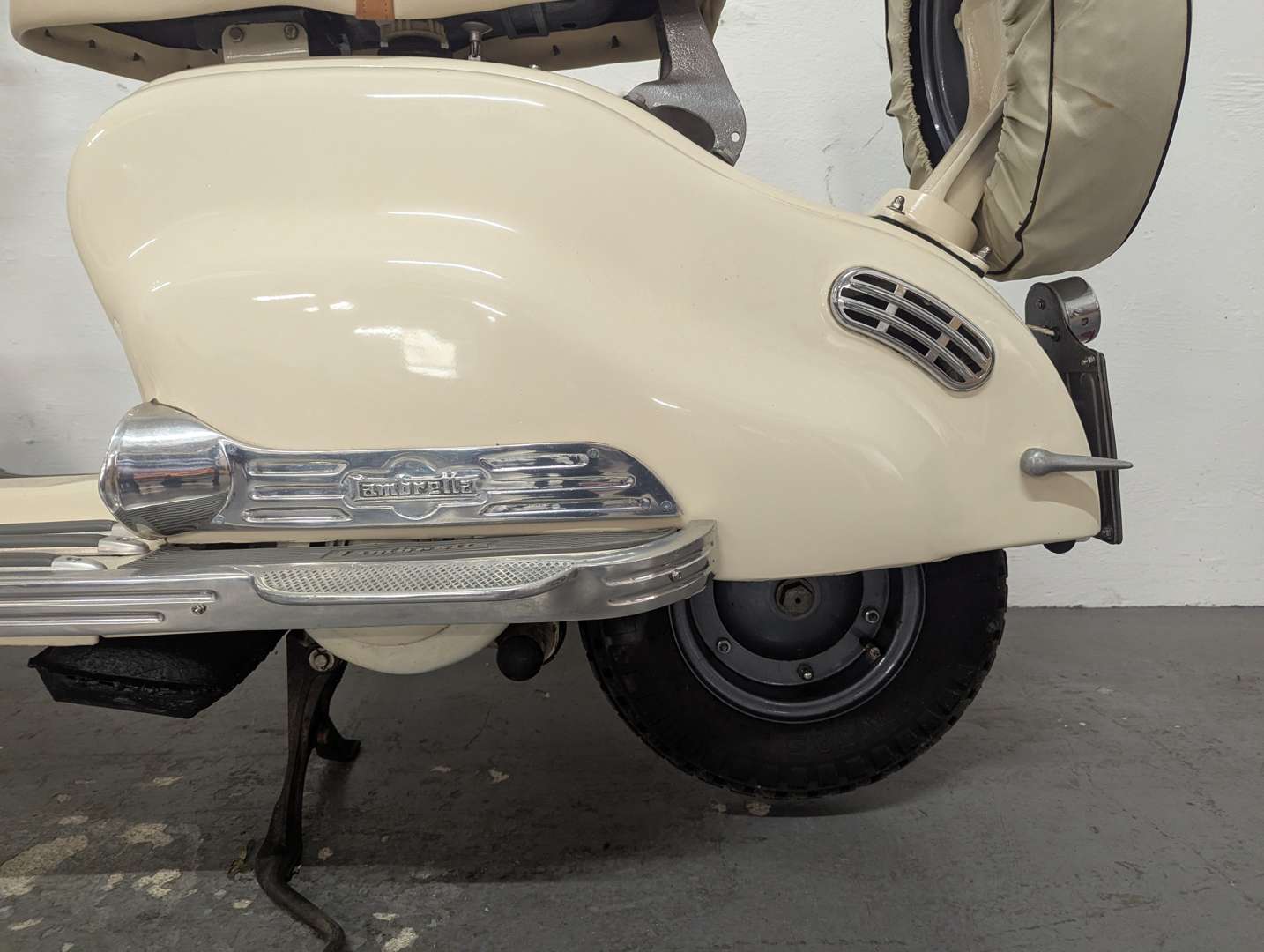 <p>1956 LAMBRETTA 150</p>