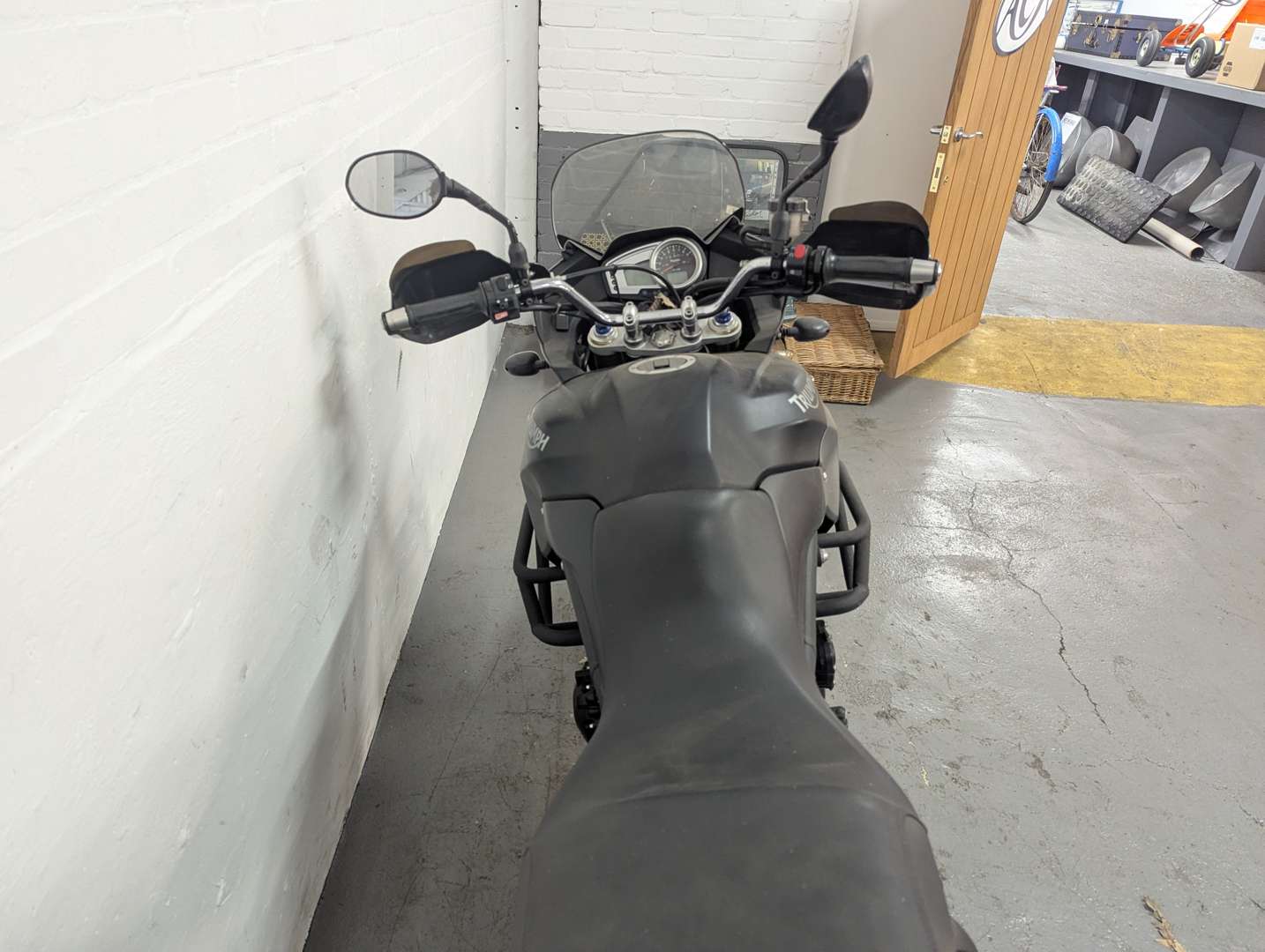 <p>2010 TRIUMPH TIGER 1050 ABS</p>